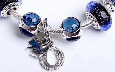 Jewelry of Different Materials and How to Choose Them