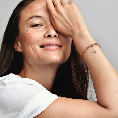 Pandora Floating Curved Feather Dangle Charm Pandora Floating Curved Feather Dangle Charm