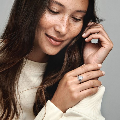 Pandora Sparkling Pear Halo Ring Pandora Sparkling Pear Halo Ring