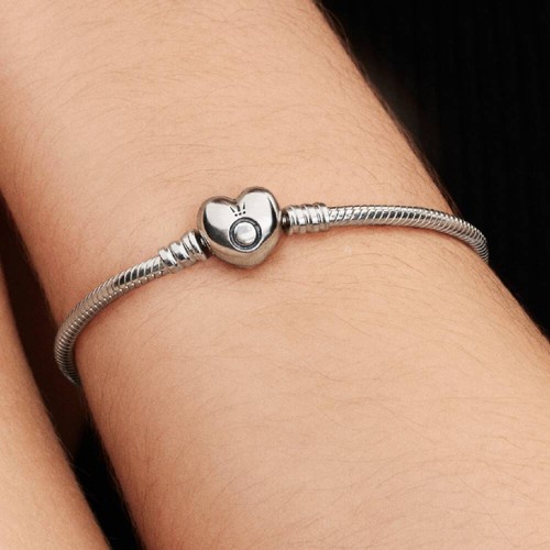 Pandora Moments Heart & Snake Chain Bracelet Pandora Moments Heart & Snake Chain Bracelet