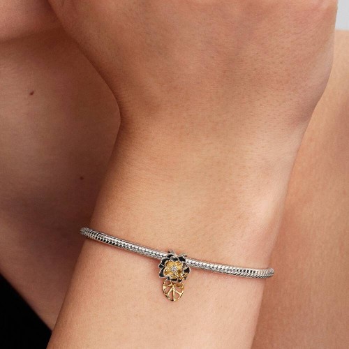 Pandora Disney Princess Tiana Water Lily Lab-grown Diamond Charm Pandora Disney Princess Tiana Water Lily Lab-grown Diamond Charm