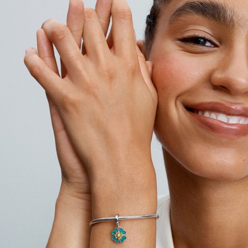 Pandora 2025 Four Leaf Clover Lab-Grown Diamond Dangle Charm Pandora 2025 Four Leaf Clover Lab-Grown Diamond Dangle Charm