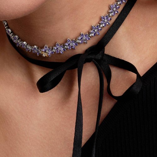 Pandora Bridgerton Herbarium & Bee Choker