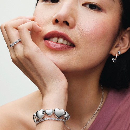 Pandora Band of Clear Hearts Ring Pandora Band of Clear Hearts Ring