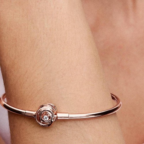 Pandora Moments Encircled Clasp Bangle